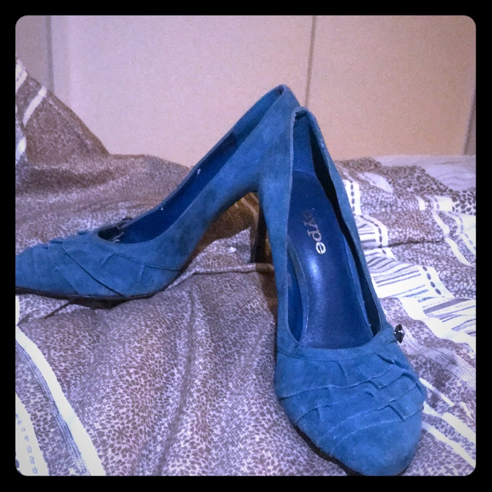 Denim Blue Leather pumps